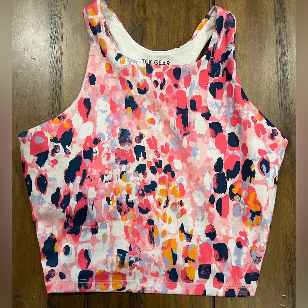 Sports Bra for Girls
Size 8 medium 
Great condition